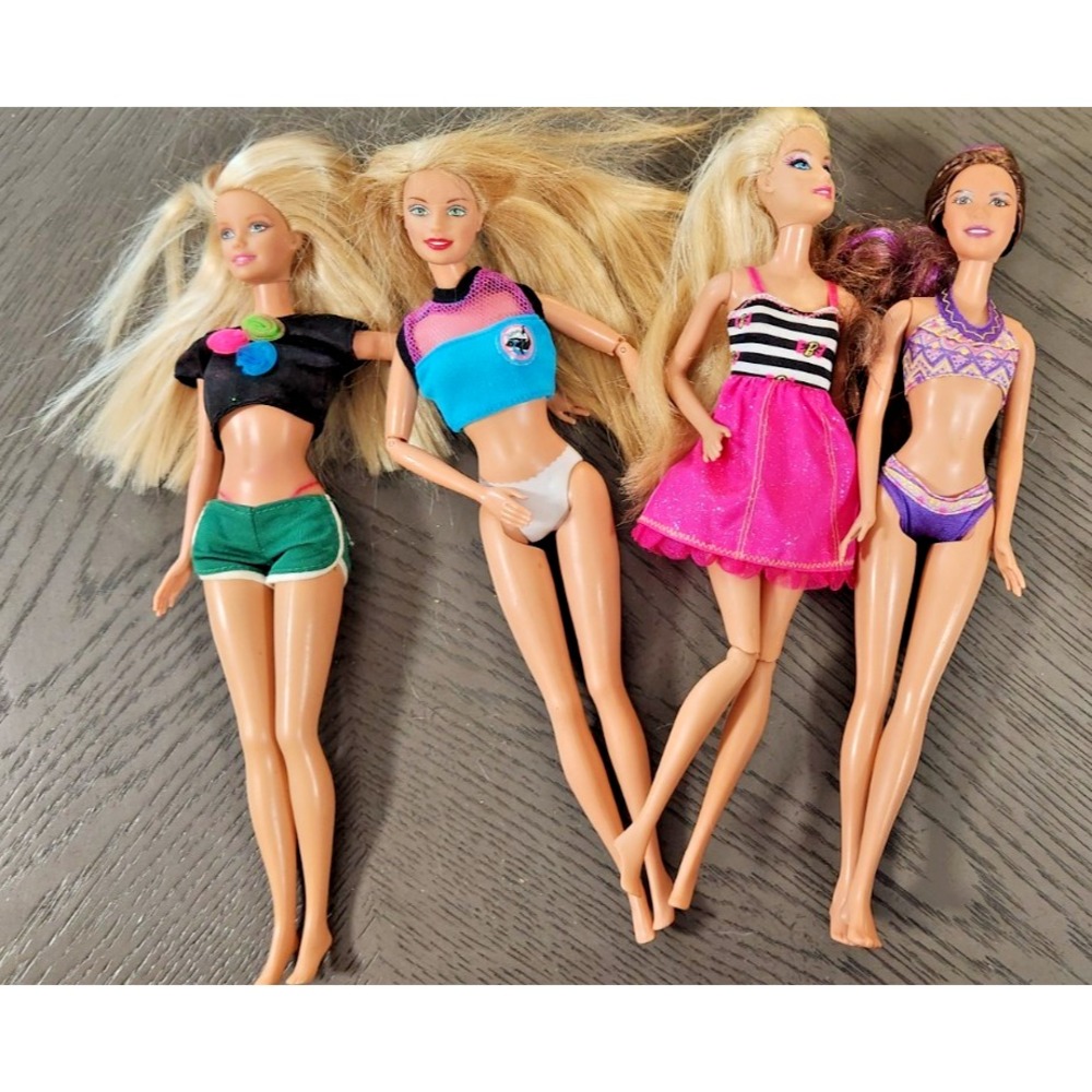 Mattel Barbie Doll Lot of 4 Blonde Brunette Fashion Dolls Summer Outfits